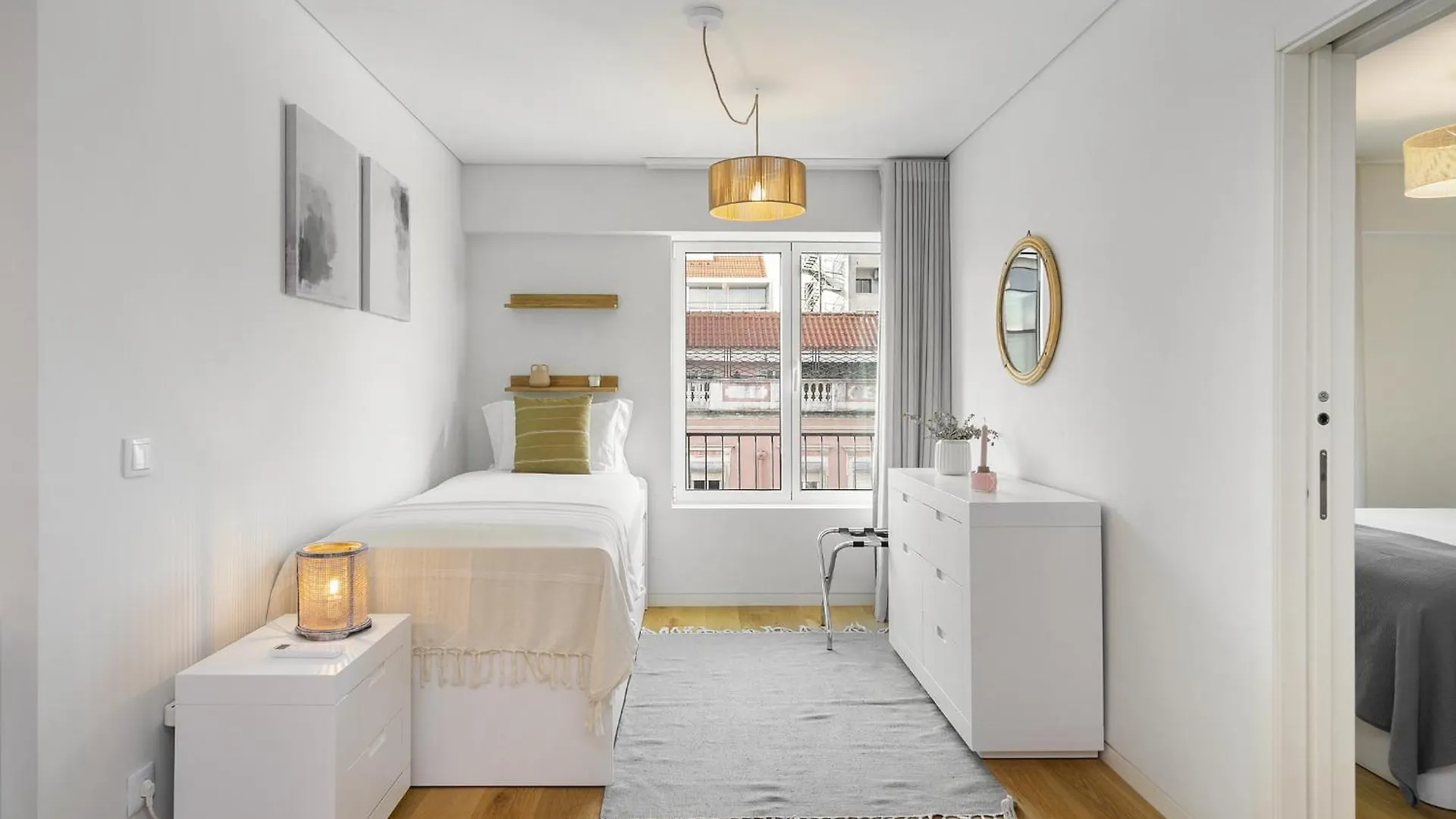 Whome Urban Oasis: Modern Living With Parking & Ac Lisbon 0*,